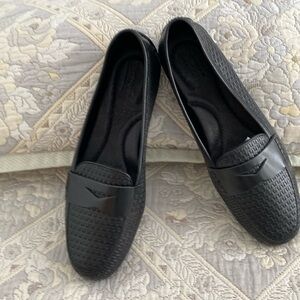 Women shoes, size 8, BORN, NWOT.